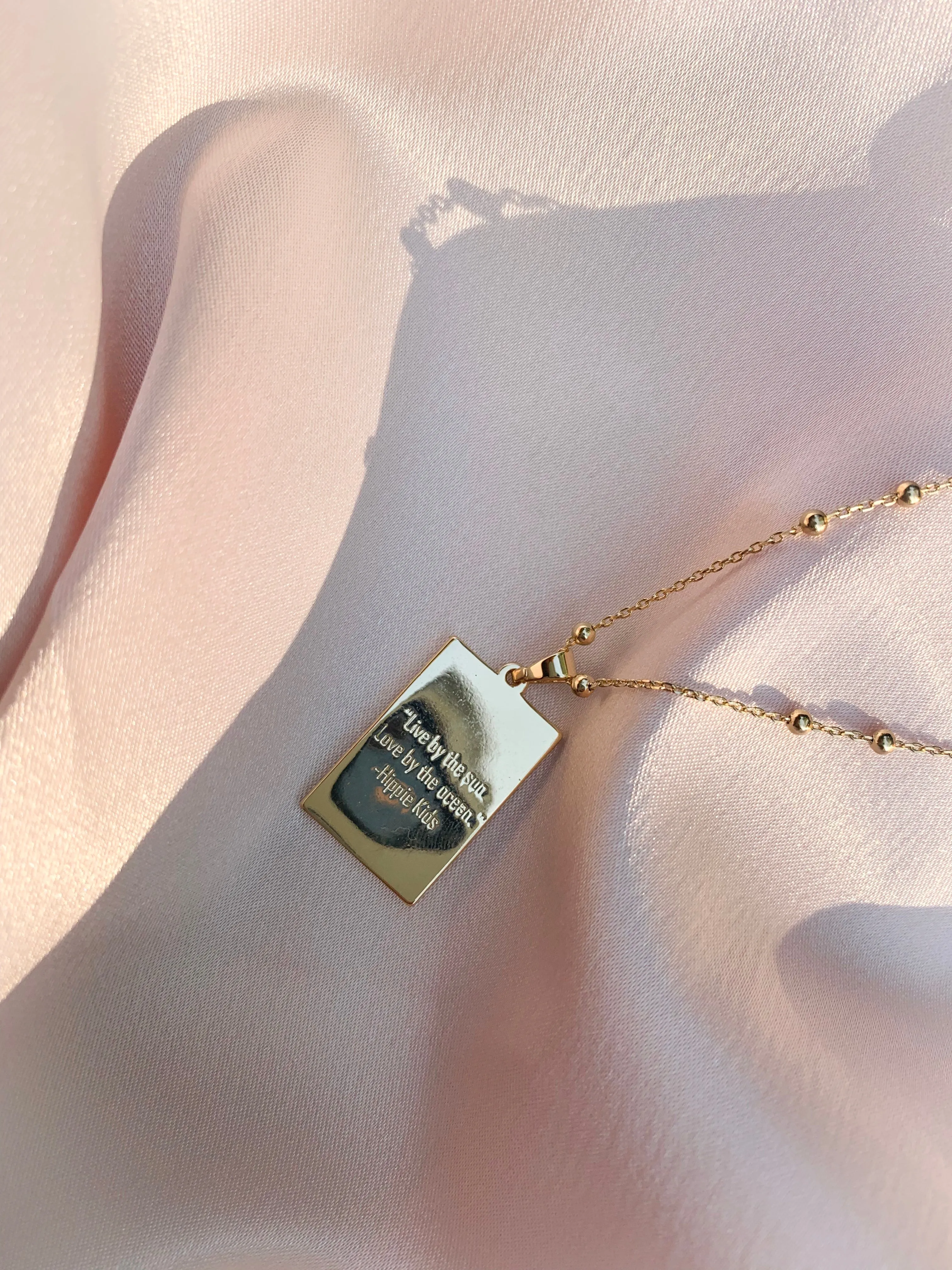 🦋 1977 Sol Necklace