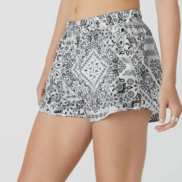 ALO Yoga Bandana Stride Shorts