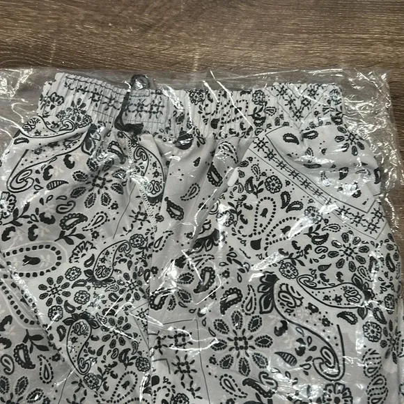 ALO Yoga Bandana Stride Shorts
