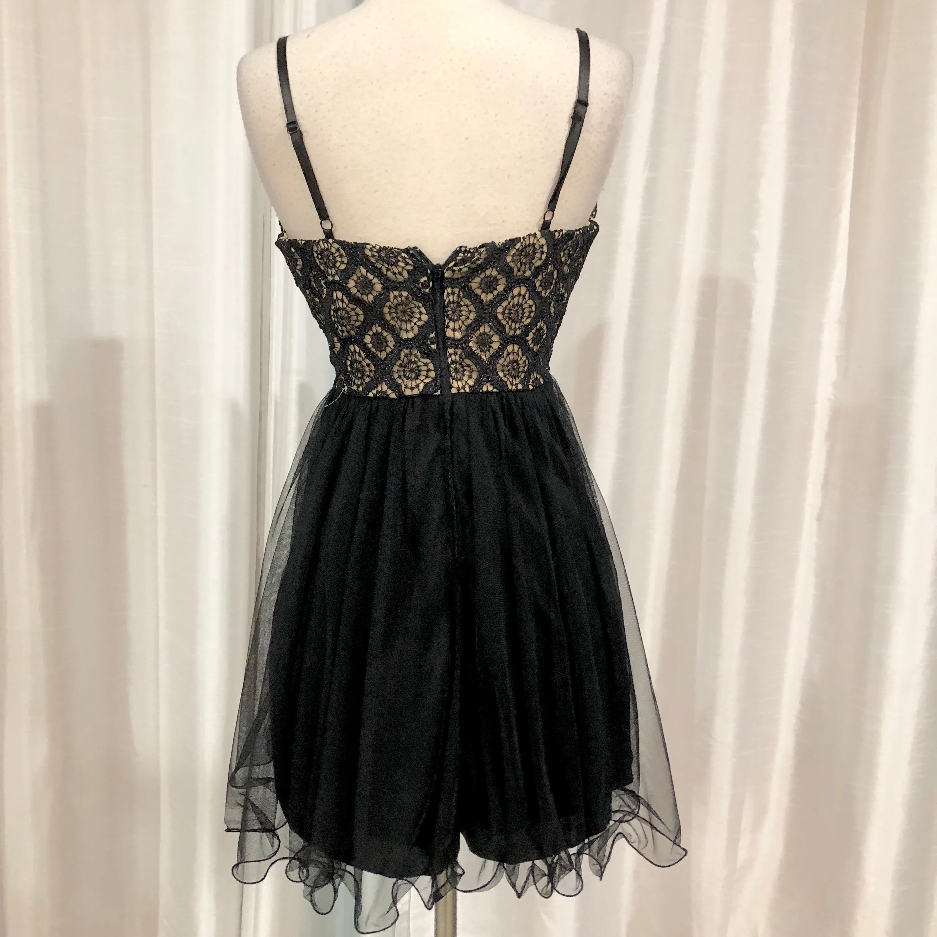 BOUTIQUE Short Black & Nude Gown Size 5