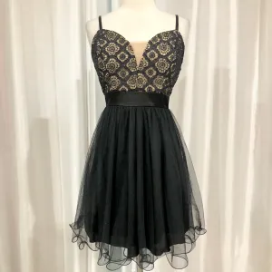 BOUTIQUE Short Black & Nude Gown Size 5