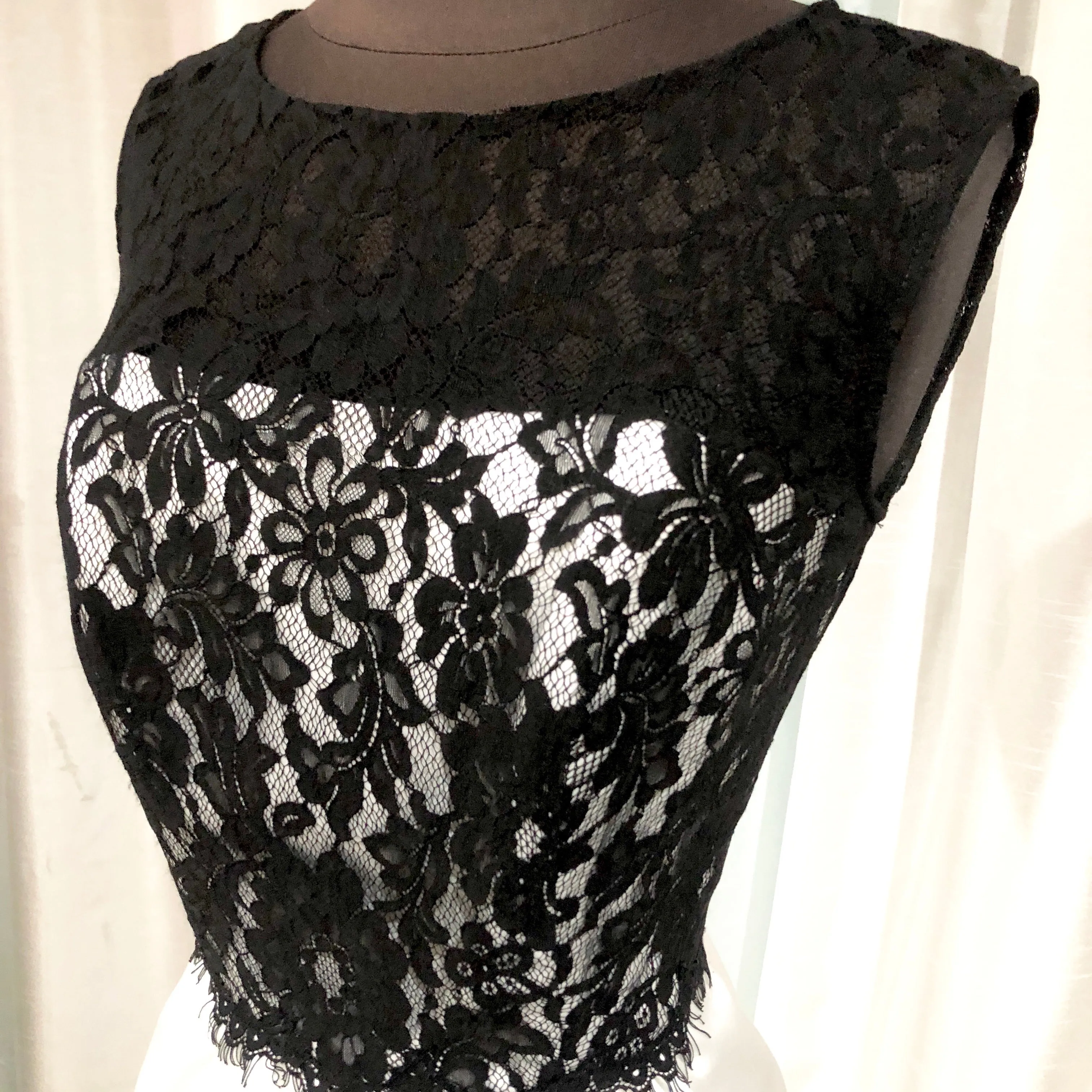 BOUTIQUE Short Black & White Gown Size 10 NWT