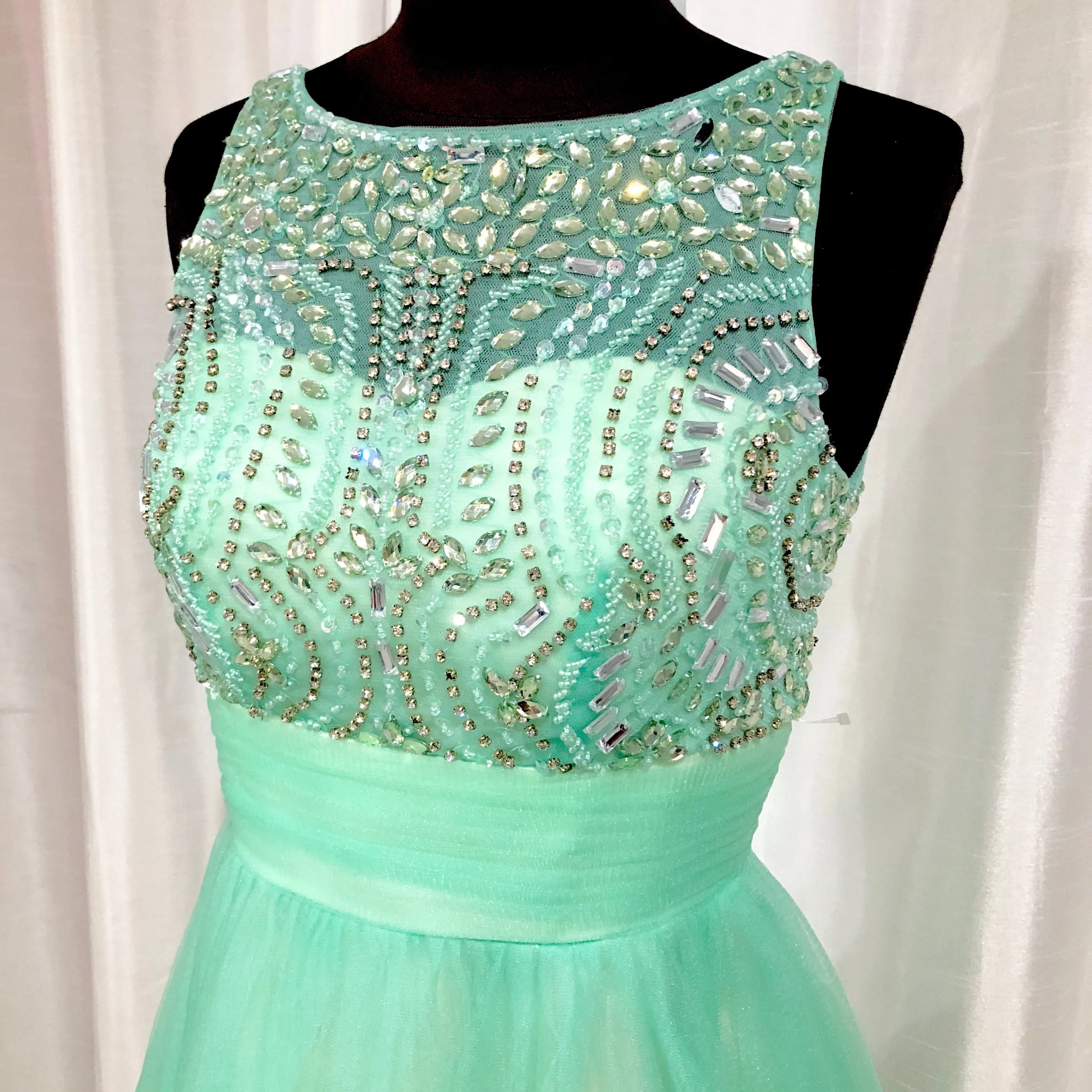 BOUTIQUE Short Mint Gown Size 4