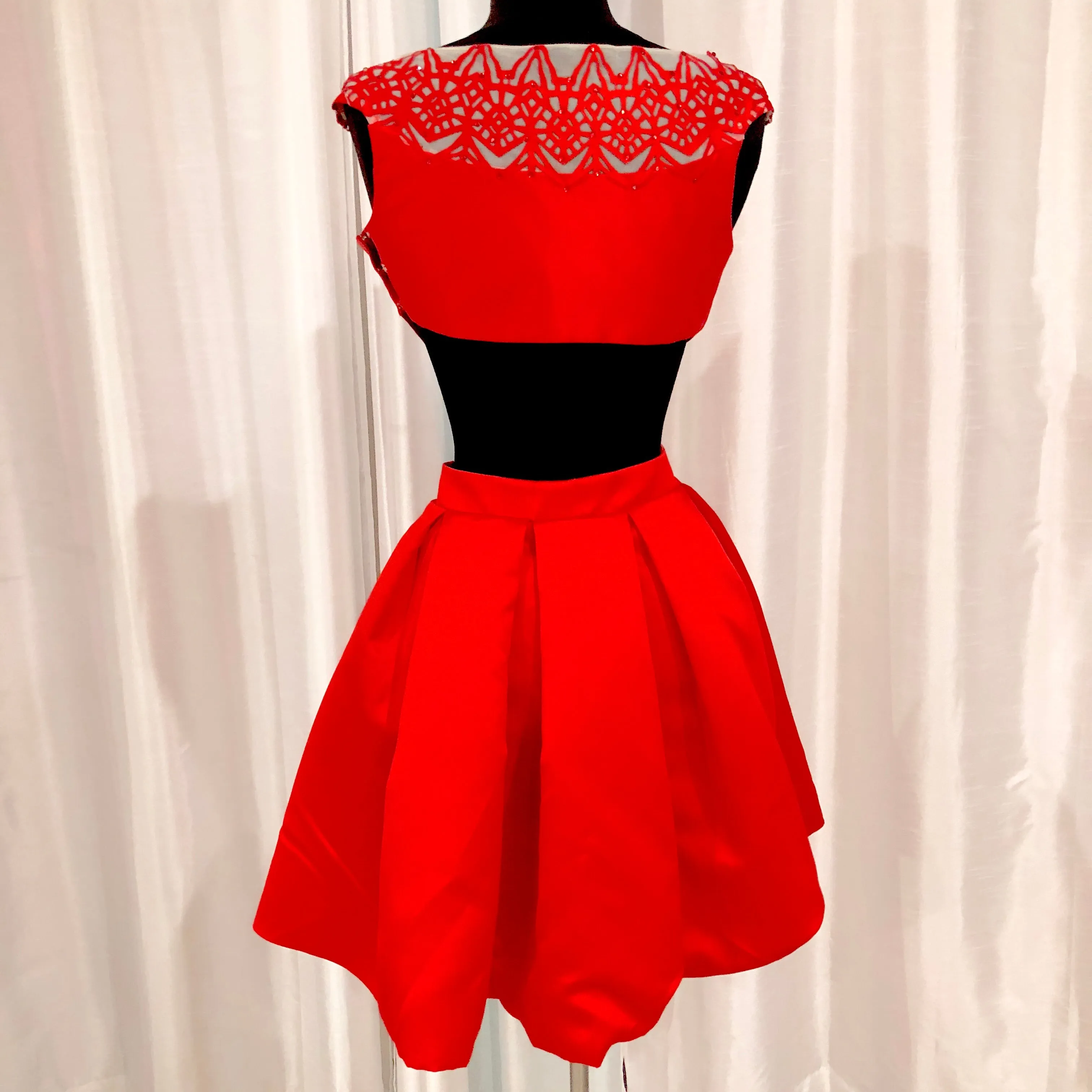 BOUTIQUE Short Red Gown Size 0