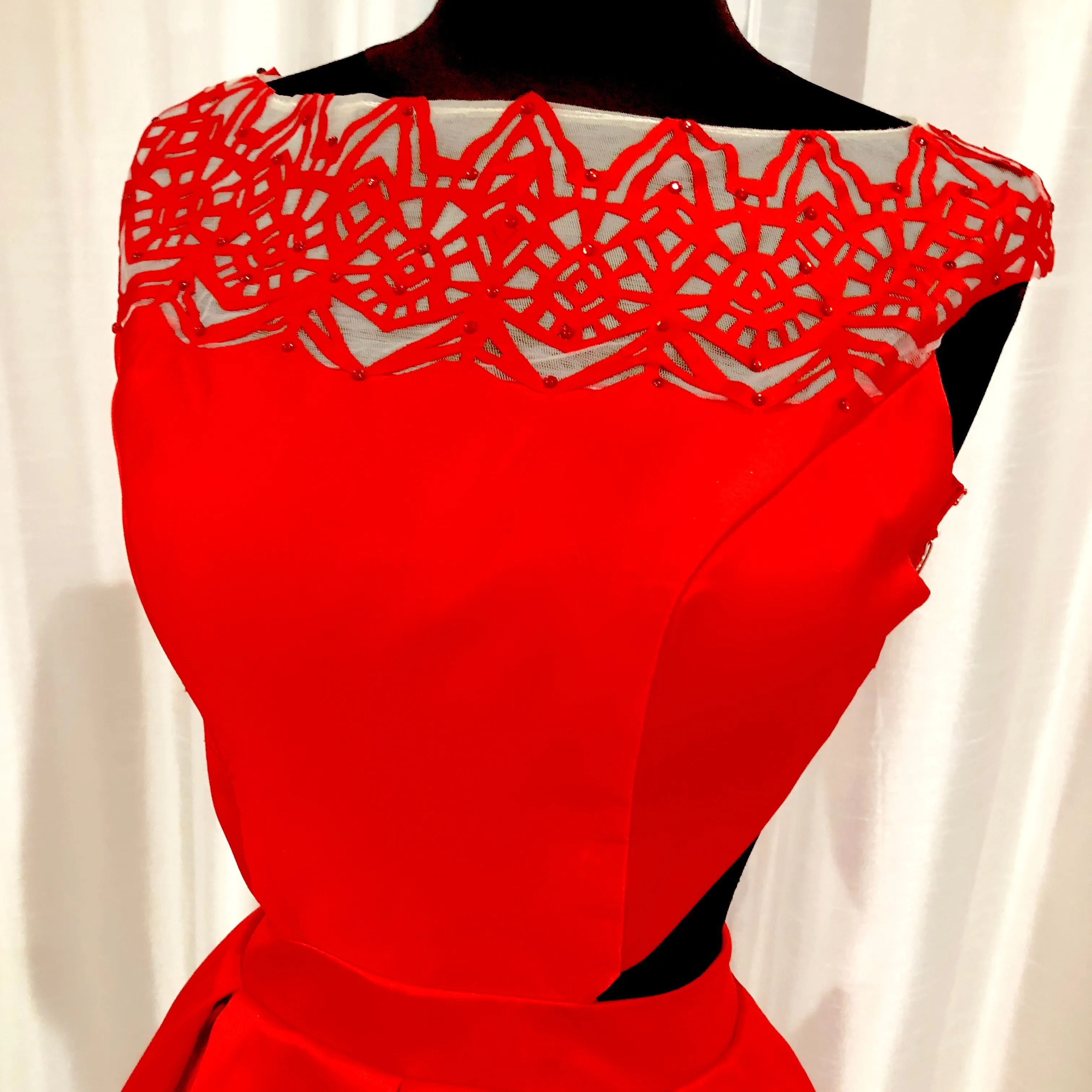 BOUTIQUE Short Red Gown Size 0