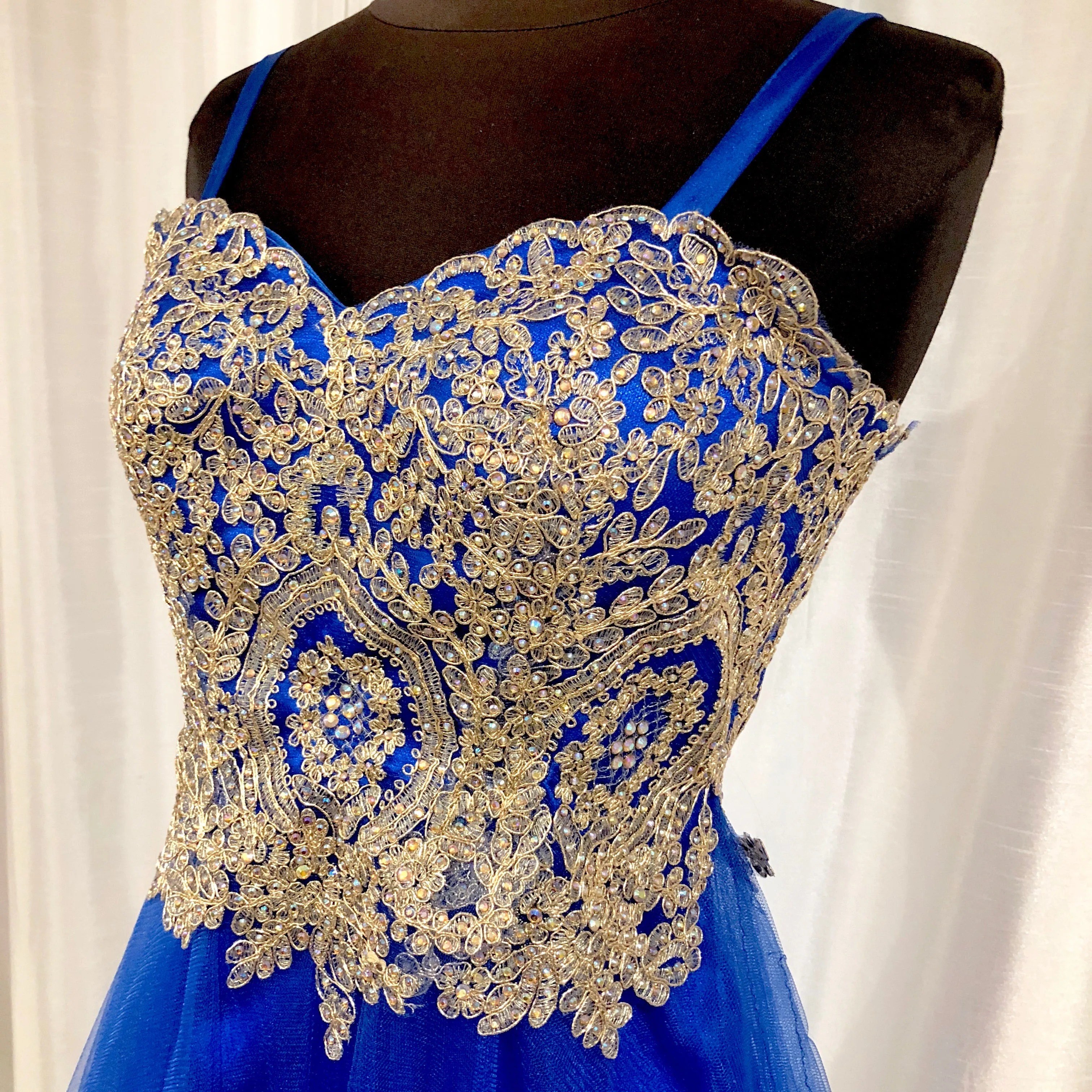 BOUTIQUE Short Royal Blue & Gold Gown Size 2