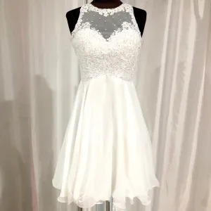 BOUTIQUE Short White Gown Size 4