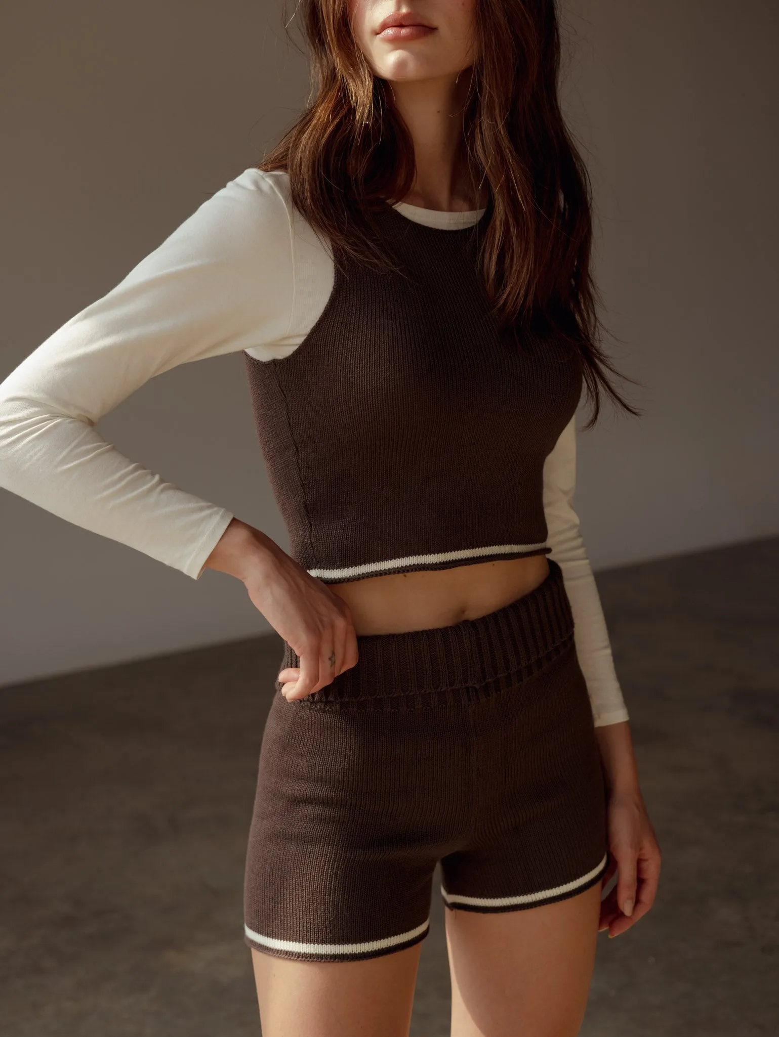 CONTRAST KNIT SHORT - ESPRESSO & CREAMY