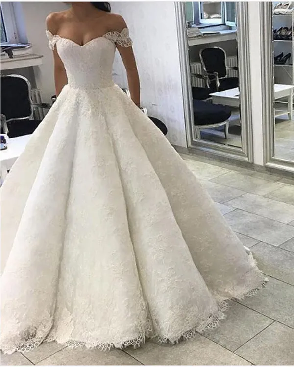 Elegant Wedding Dresses Ball Gown Cap Sleeves Lace Appliques Luxury Bridal Gown Pleats