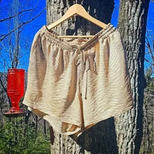 Gold loose shorts L