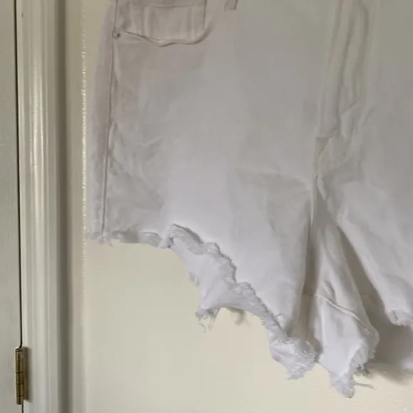 Good America: Good Girlfriend Shorts