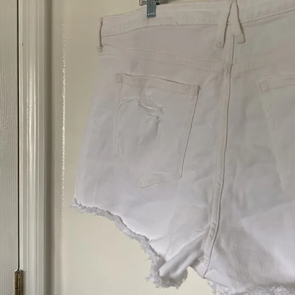 Good America: Good Girlfriend Shorts