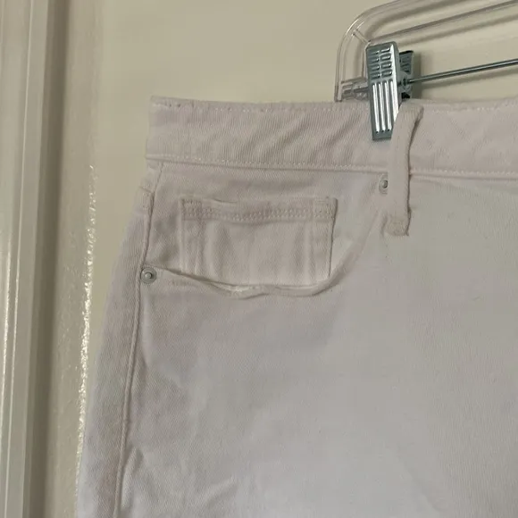 Good America: Good Girlfriend Shorts