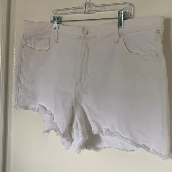 Good America: Good Girlfriend Shorts