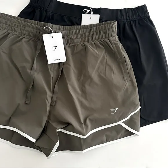 Gymshark M Training Contrast Loose 2.5&quot; Shorts &amp; Scallop Hem Shaped Shorts Set