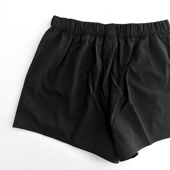 Gymshark M Training Contrast Loose 2.5&quot; Shorts &amp; Scallop Hem Shaped Shorts Set