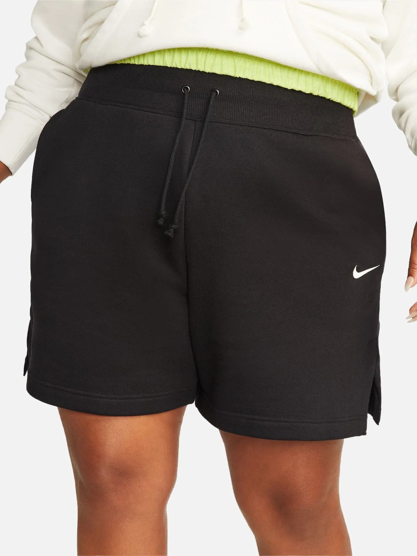 High-Waisted Loose-Fit Plus Size Shorts - Black