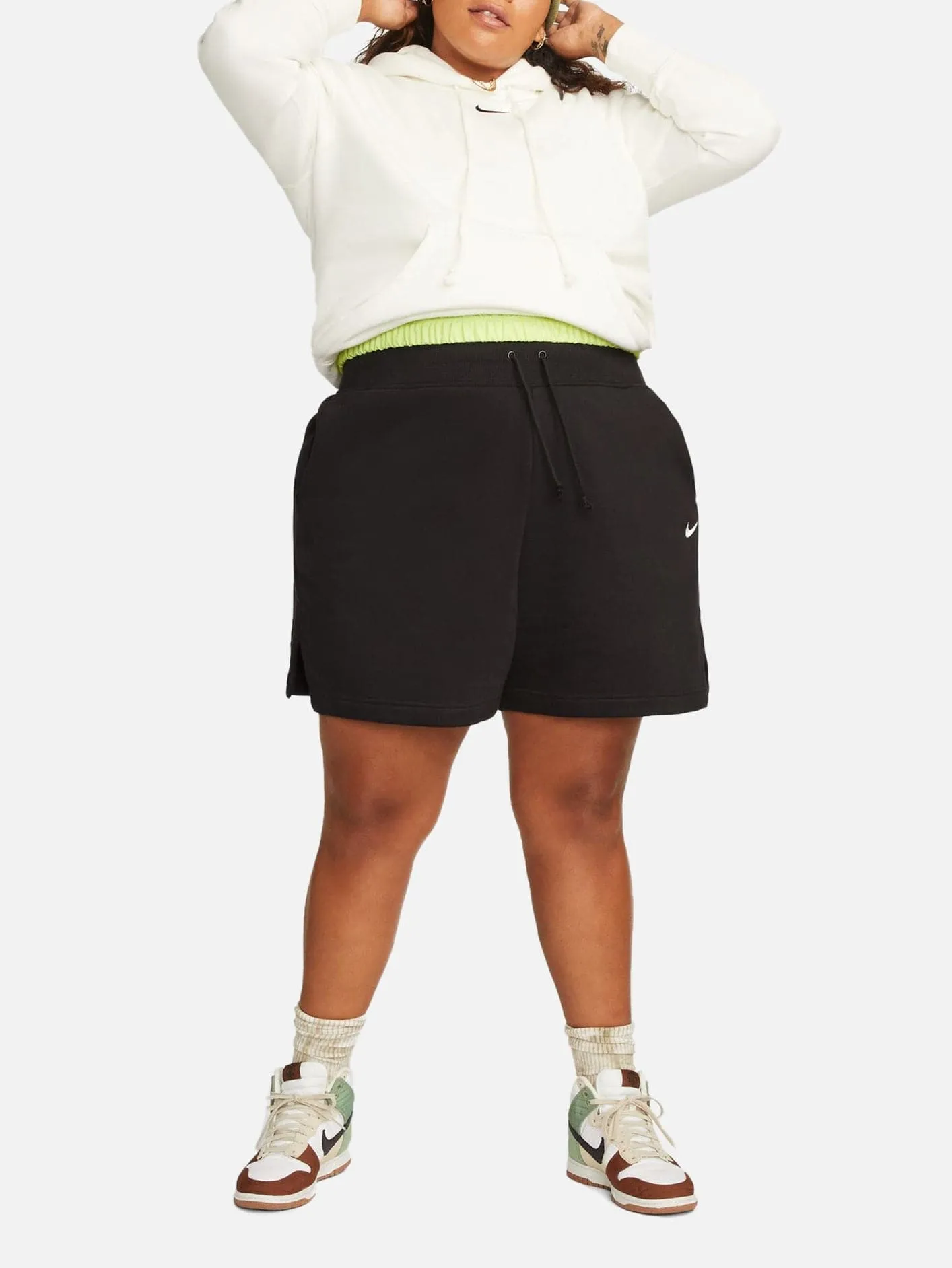 High-Waisted Loose-Fit Plus Size Shorts - Black