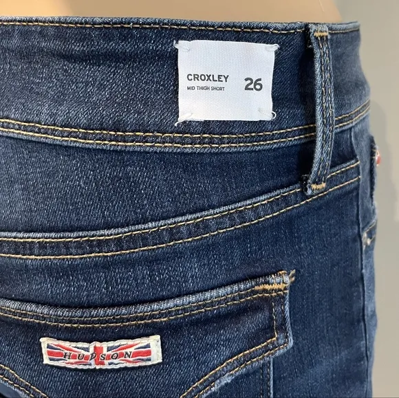 Hudson Croxley Mid Thigh Blue Denim Rolled Cuff Short  Size 26. NWT
