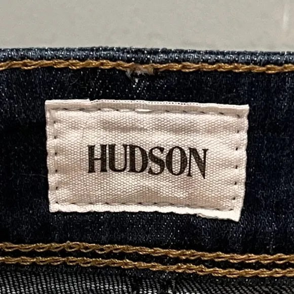 Hudson Croxley Mid Thigh Blue Denim Rolled Cuff Short  Size 26. NWT