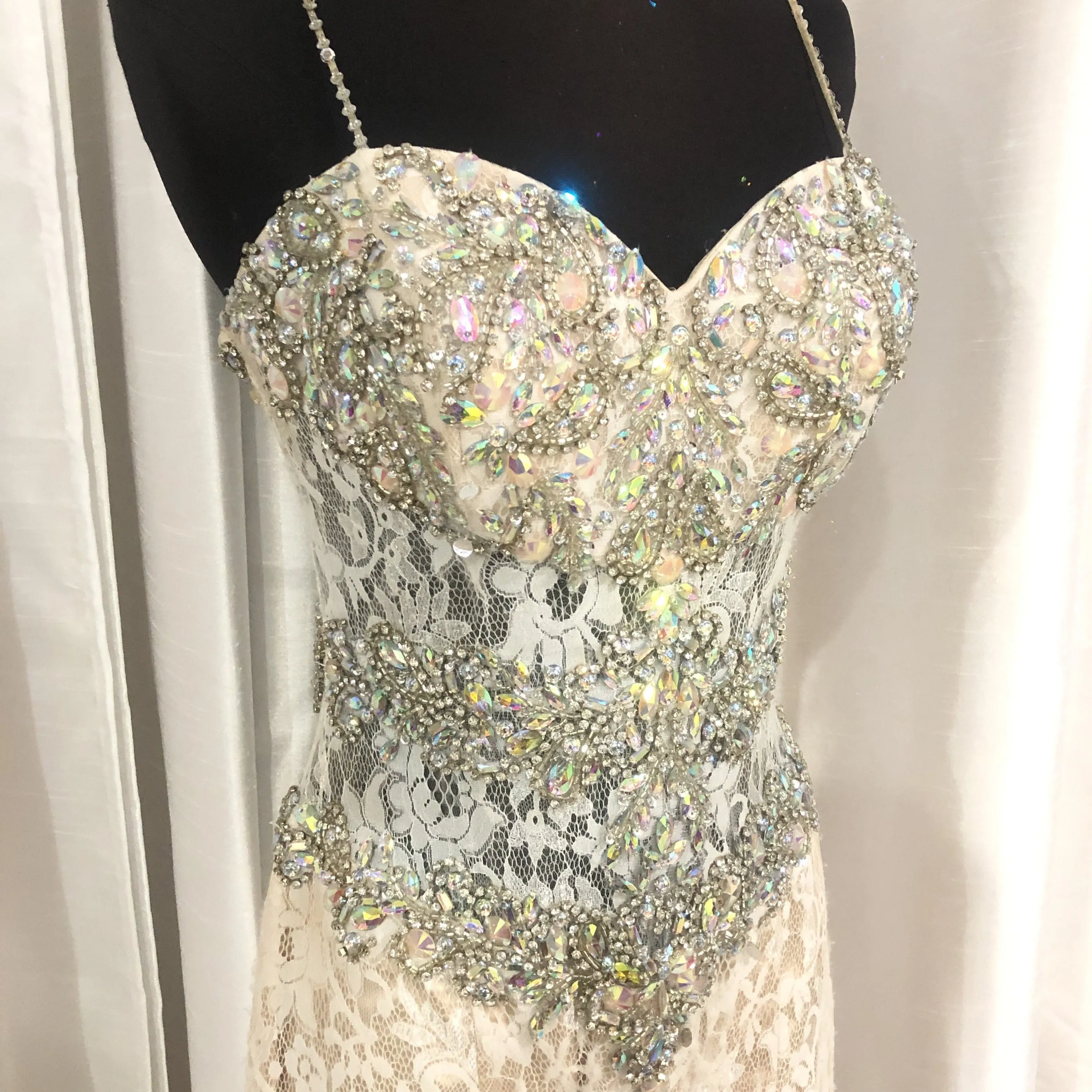 JOVANI 94186 White & Nude Lace Strap Mermaid Gown Size 8