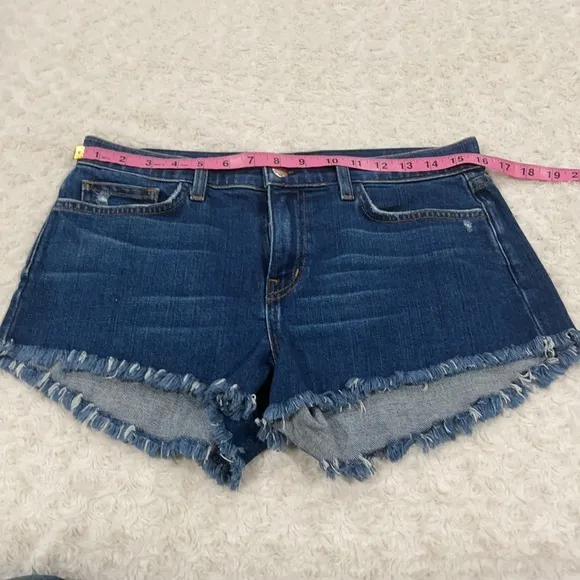 L'AGENCE Zoe The Perfect New Denim Shorts size 27. In excellent used condition.