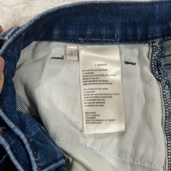 L'AGENCE Zoe The Perfect New Denim Shorts size 27. In excellent used condition.