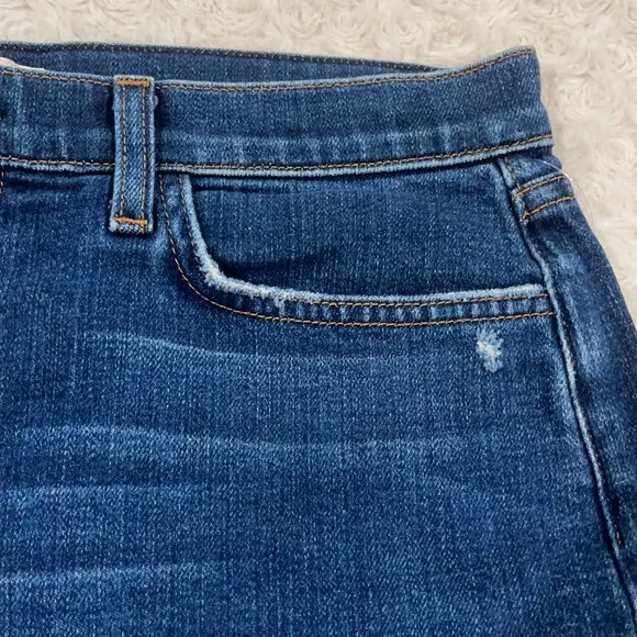 L'AGENCE Zoe The Perfect New Denim Shorts size 27. In excellent used condition.