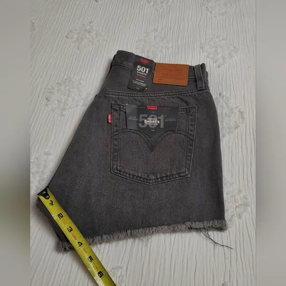 Levi's 501 Women's Gray Button Fly Distressed Shorts Size 30 NWT Classic
