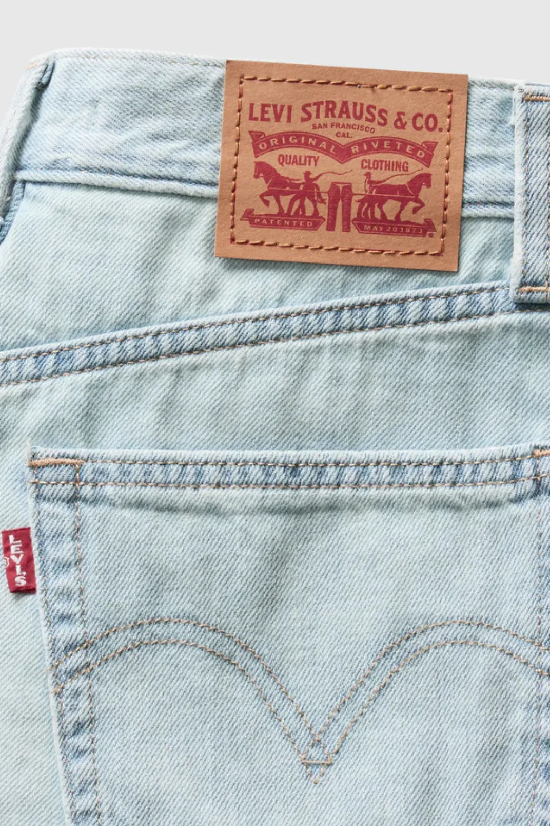 LEVI'S HIGH RISE BAGGY SHORTS - LUXURY TRIP