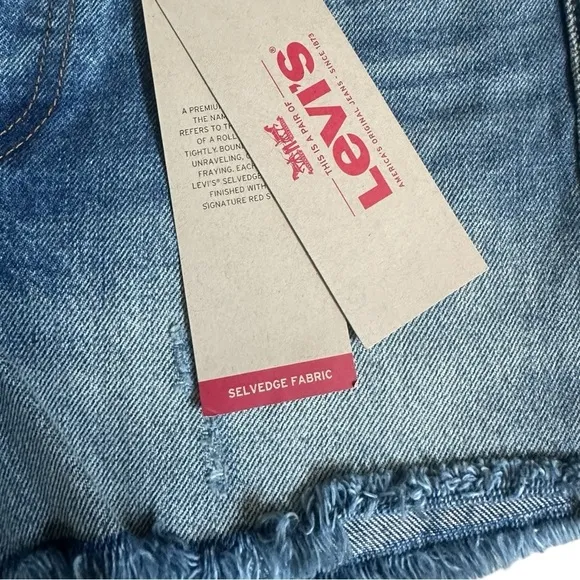 Levi’s Wedgie Shorts Size 25 NWT Blue Medium Wash Cutoff Distressed Classic