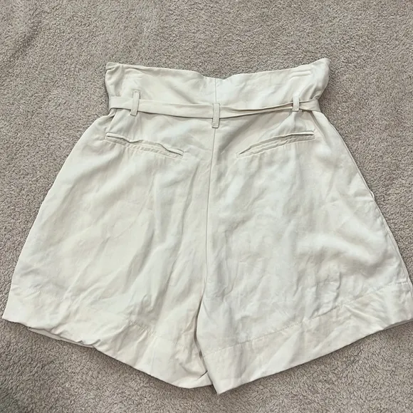 Like New! Reformation Castel High Waist Shorts Tencel Size 6
