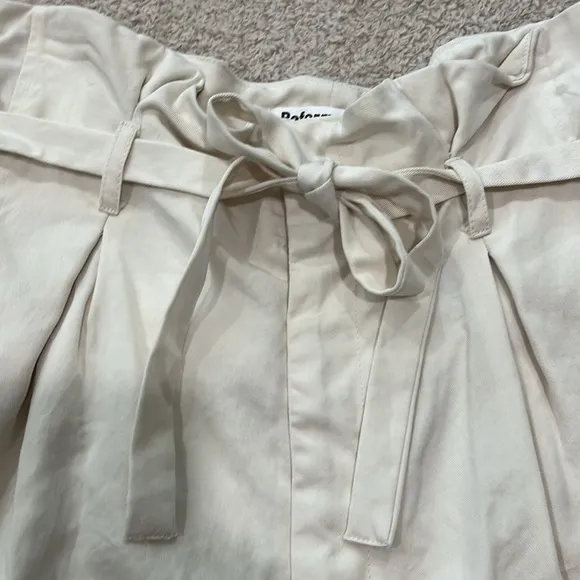 Like New! Reformation Castel High Waist Shorts Tencel Size 6