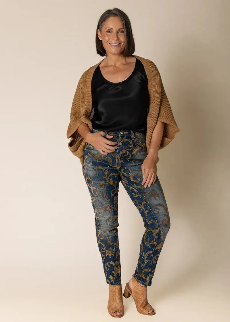 Lola Shrug
