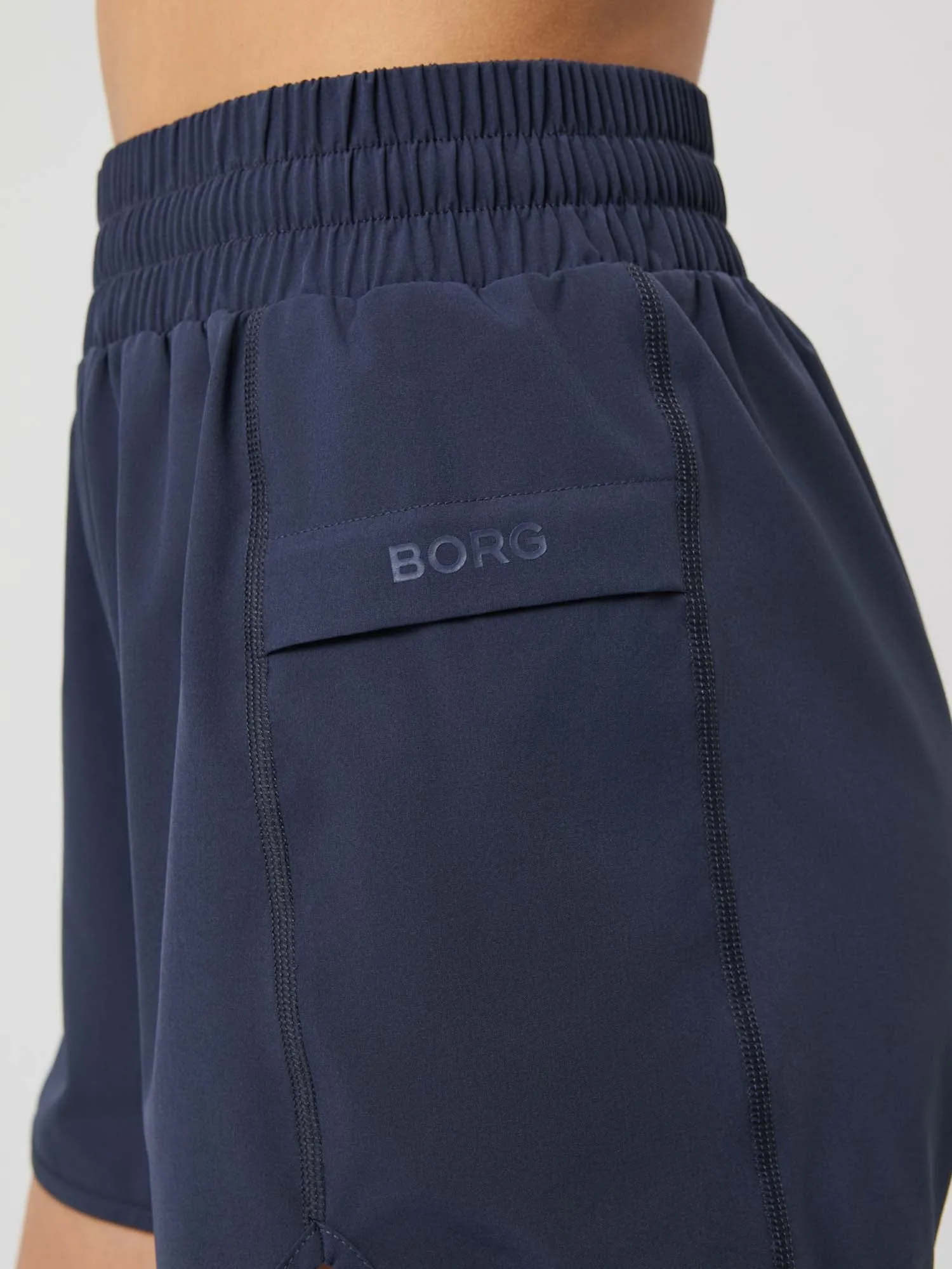 Loose short