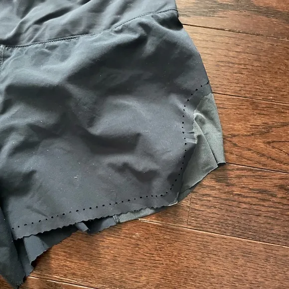 lululemon athletica Women's Smooth Stride Shorts - Gray