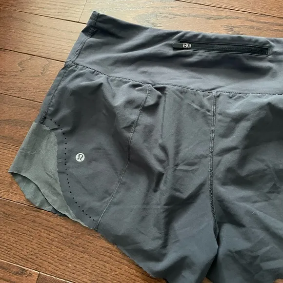 lululemon athletica Women's Smooth Stride Shorts - Gray