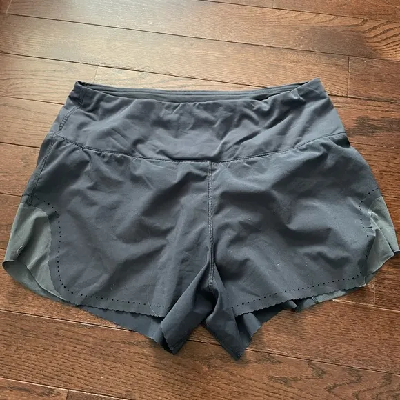 lululemon athletica Women's Smooth Stride Shorts - Gray