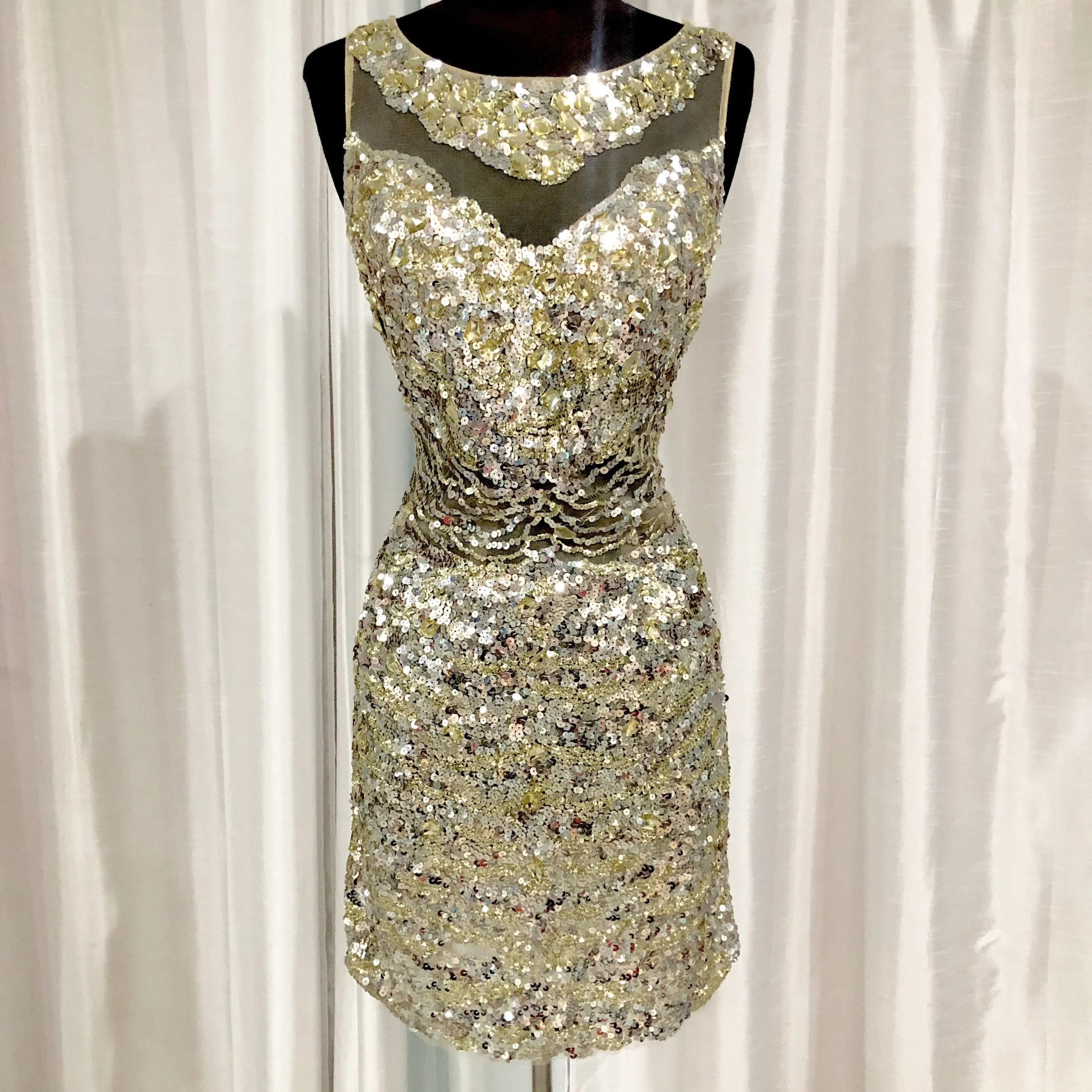 MAC DUGGAL Silver & Gold Sequin Short Dress Size 2