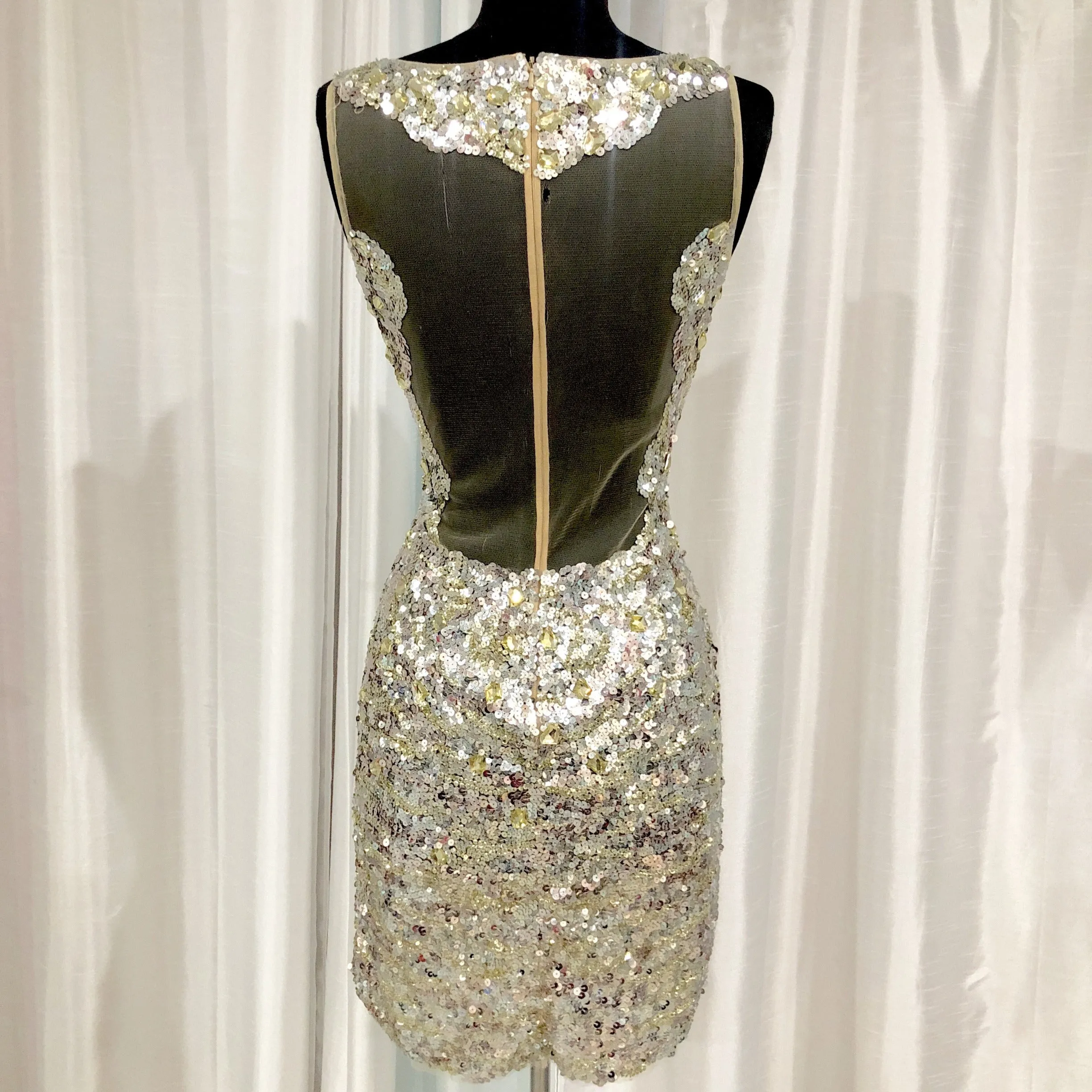 MAC DUGGAL Silver & Gold Sequin Short Dress Size 2