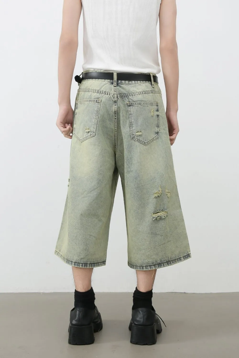 Men's Distressed Loose Denim Shorts
