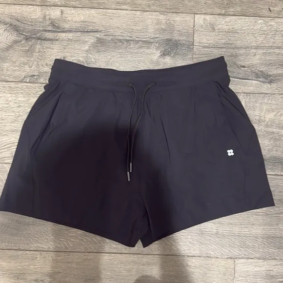 NEW • Sweaty Betty • Women’s Explorer 3.5” Shortsblack XL