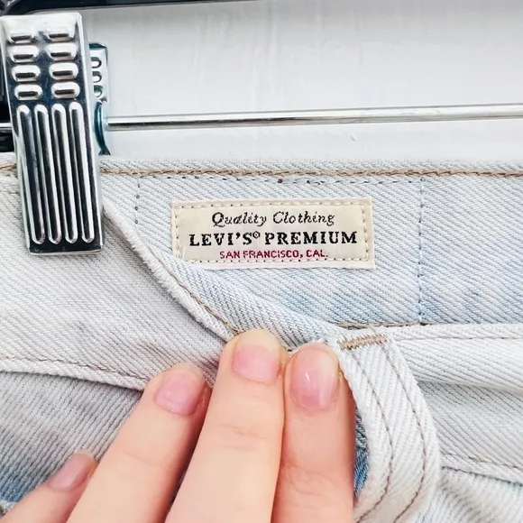 NWOT Levi’s light denim loose wide high waist shorts