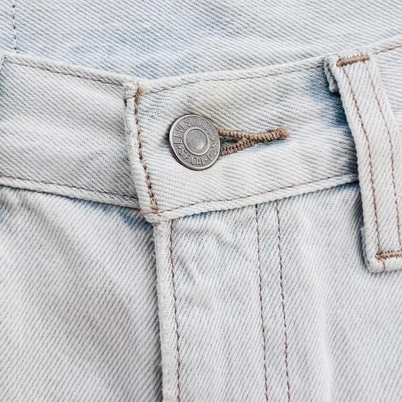 NWOT Levi’s light denim loose wide high waist shorts