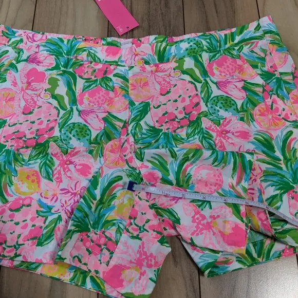 NWT! Lilly Pulitzer Ocean View Shorts Resort White Pear Necessities Size L