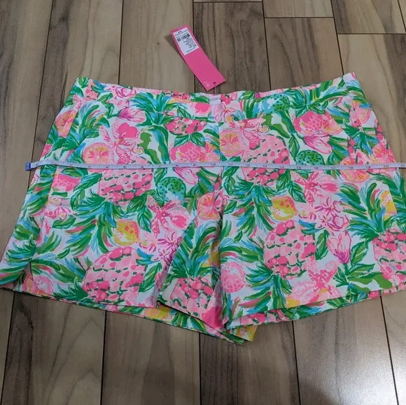NWT! Lilly Pulitzer Ocean View Shorts Resort White Pear Necessities Size L