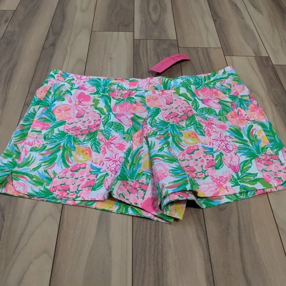 NWT! Lilly Pulitzer Ocean View Shorts Resort White Pear Necessities Size L
