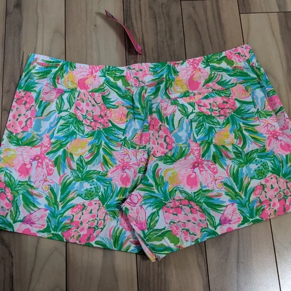 NWT! Lilly Pulitzer Ocean View Shorts Resort White Pear Necessities Size L