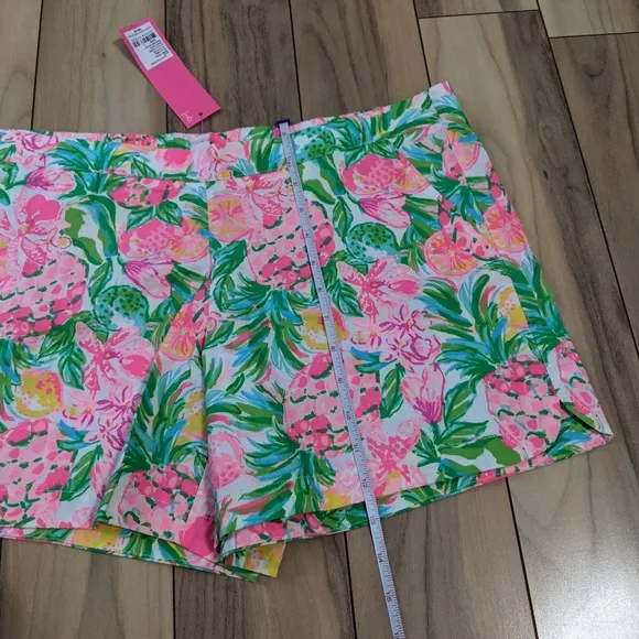 NWT! Lilly Pulitzer Ocean View Shorts Resort White Pear Necessities Size L