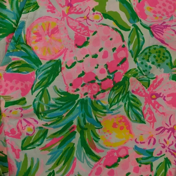 NWT! Lilly Pulitzer Ocean View Shorts Resort White Pear Necessities Size L